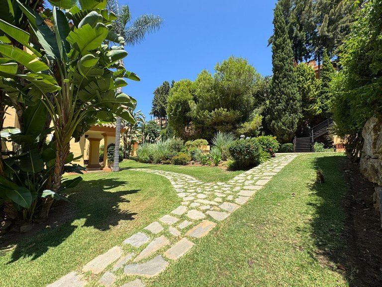 Apartment for Sale  in Marbella, Malaga 25