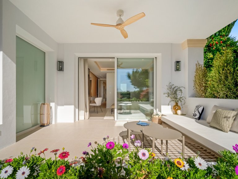 Apartment for Sale  in Marbella, Malaga 38