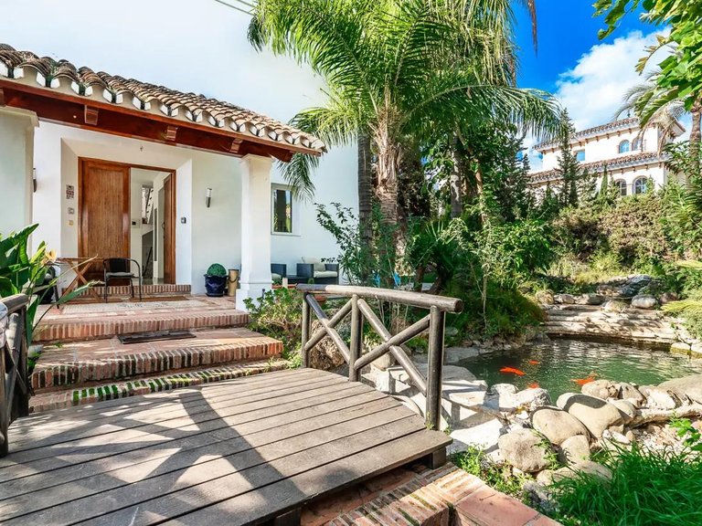 Apartment for Sale  in Marbella, Malaga 32