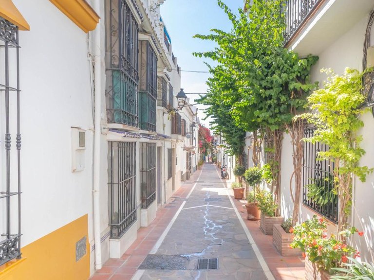 Apartment for Sale  in Marbella, Malaga 8