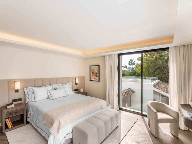 Apartment for Sale  in Marbella, Malaga 20