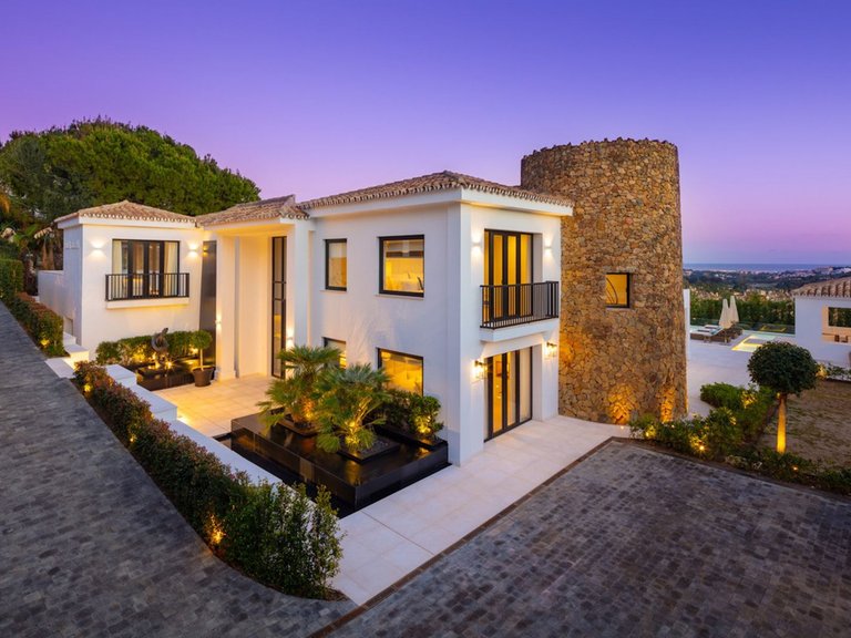 Apartment for Sale  in Marbella, Malaga 42