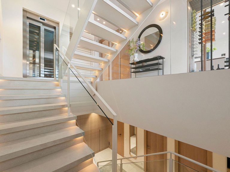 Apartment for Sale  in Marbella, Malaga 11