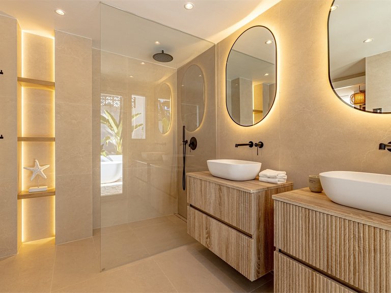 Apartment for Sale  in Marbella, Malaga 17