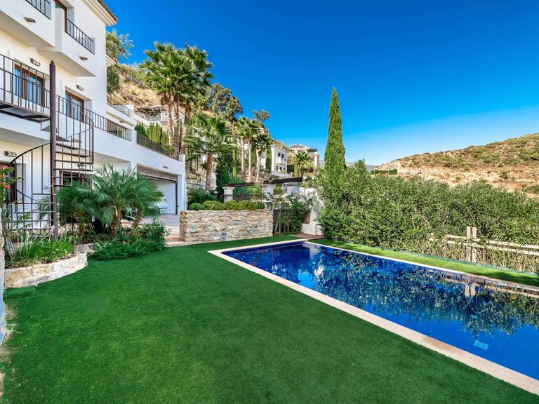 Apartment for Sale  in Benahavis, Malaga 4
