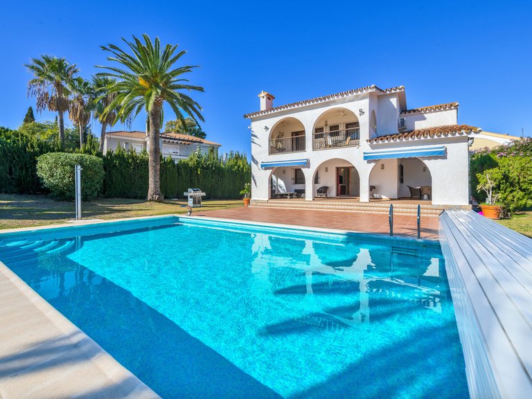 Apartment for Sale  in Estepona, Malaga 2
