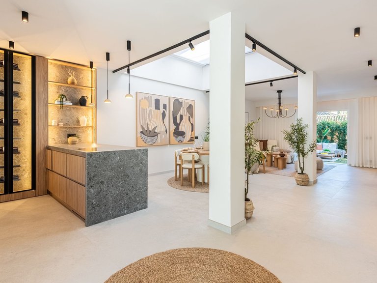 Apartment for Sale  in Marbella, Malaga 16