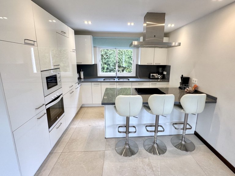 Apartment for Sale  in Marbella, Malaga 12