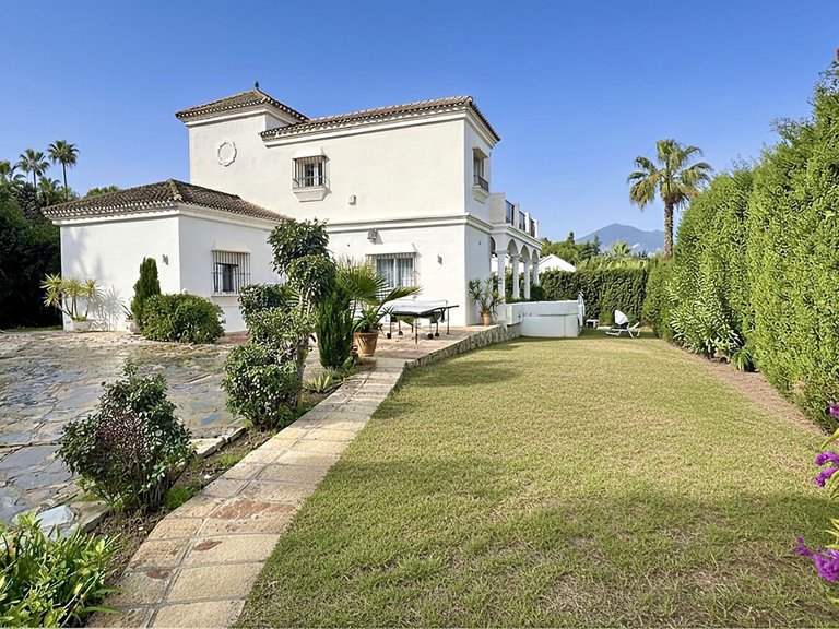 Apartment for Sale  in Marbella, Malaga 2
