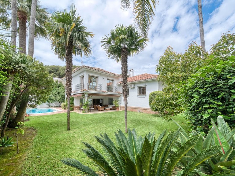 Apartment for Sale  in Marbella, Malaga 32