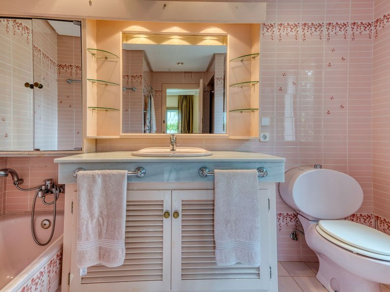 Apartment for Sale  in Marbella, Malaga 16