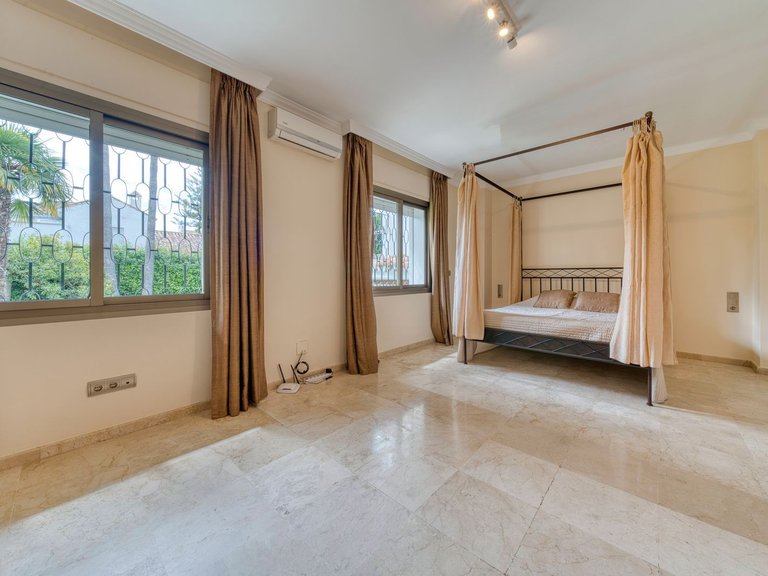 Apartment for Sale  in Marbella, Malaga 15