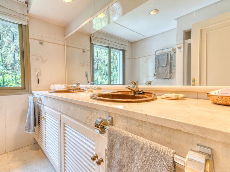Apartment for Sale  in Marbella, Malaga 13