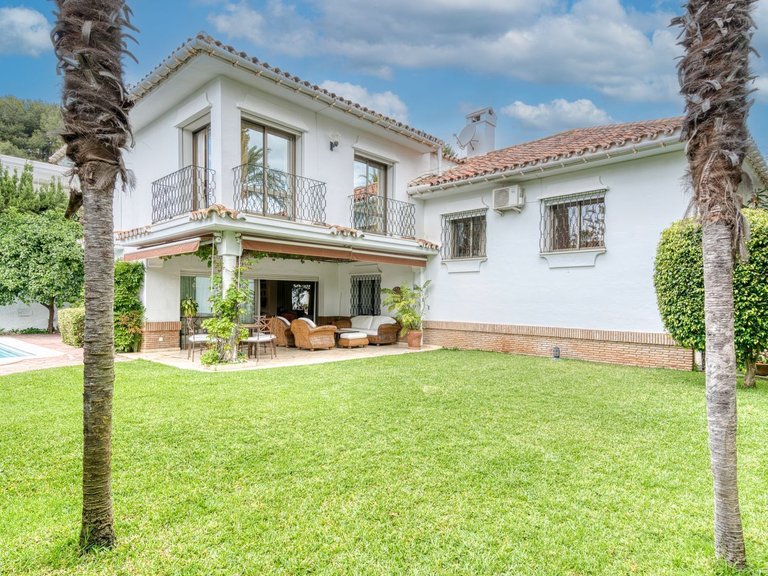Apartment for Sale  in Marbella, Malaga 25