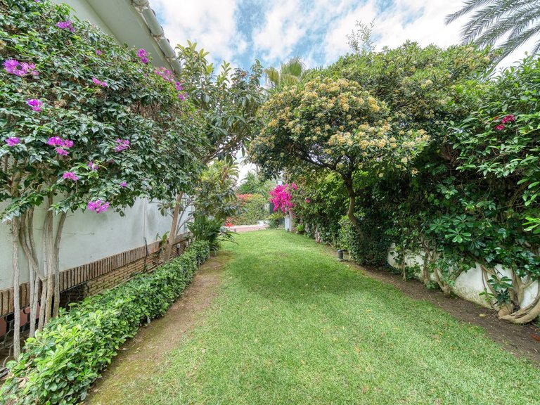 Apartment for Sale  in Marbella, Malaga 34