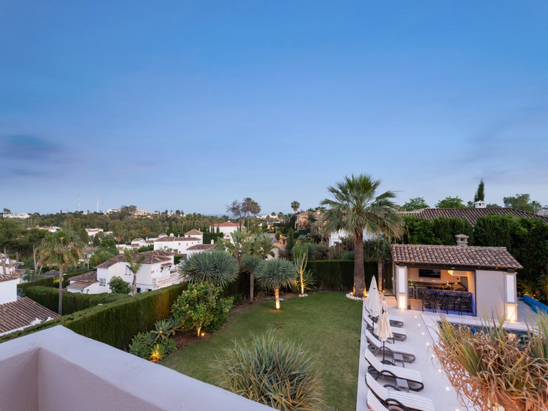 Apartment for Sale  in Marbella, Malaga 46