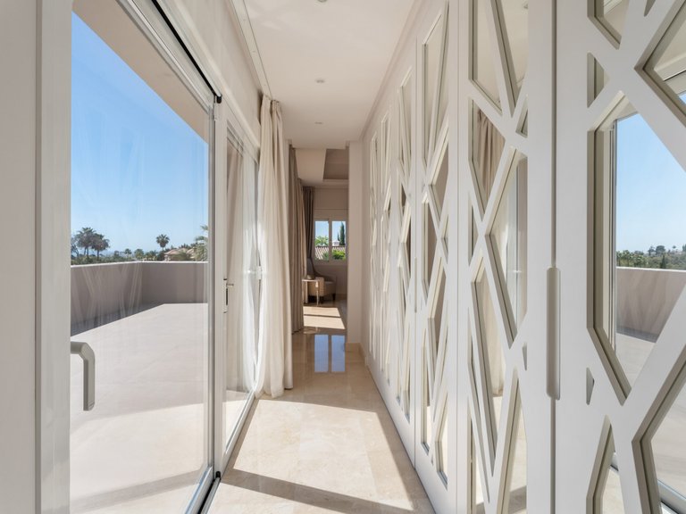 Apartment for Sale  in Marbella, Malaga 24