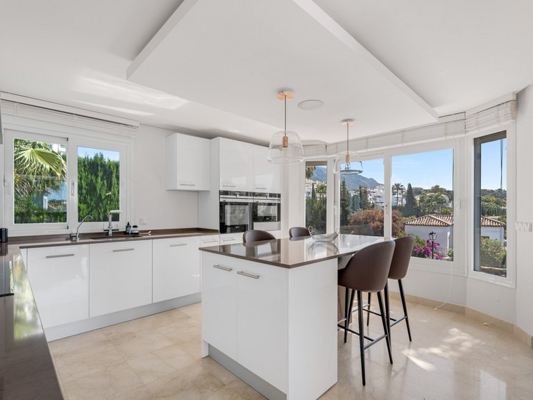 Apartment for Sale  in Marbella, Malaga 16