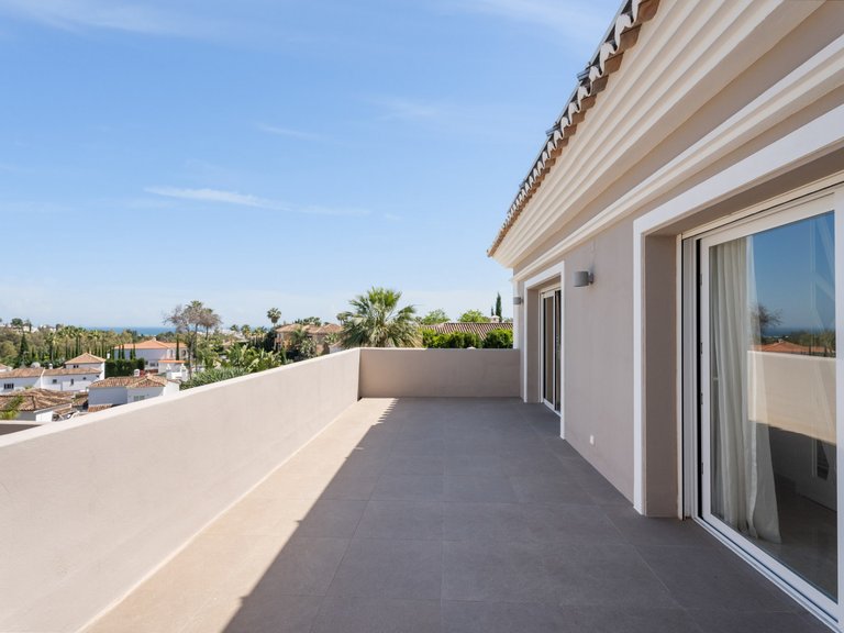 Apartment for Sale  in Marbella, Malaga 25