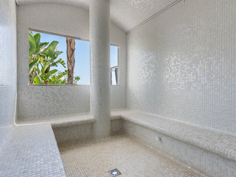 Apartment for Sale  in Fuengirola, Malaga 31