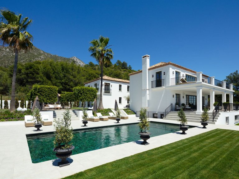 Apartment for Sale  in Marbella, Malaga 1