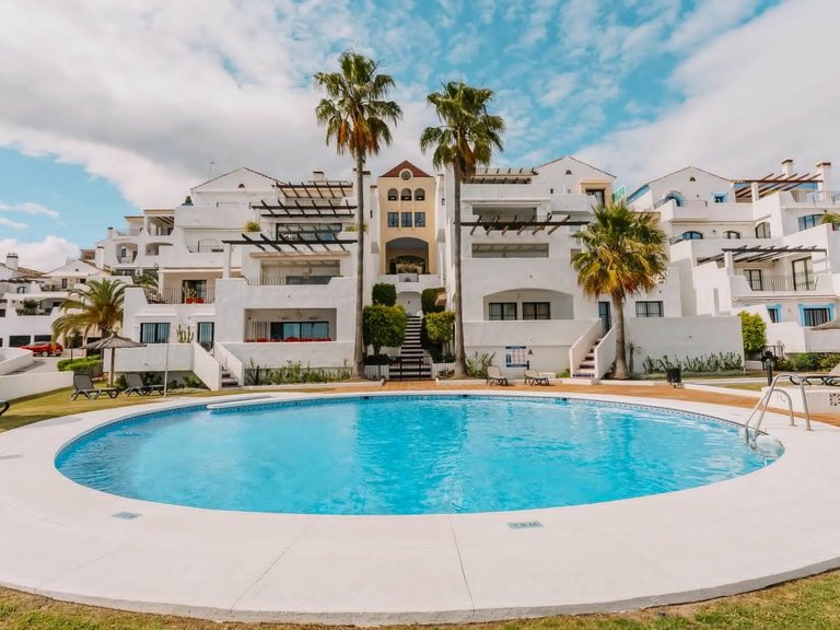 Apartment for Sale  in Benahavis, Malaga 38
