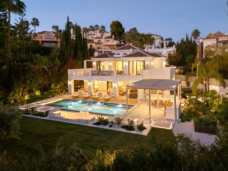 Apartment for Sale  in Benahavis, Malaga 46