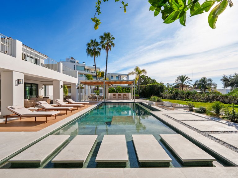 Apartment for Sale  in Benahavis, Malaga 3