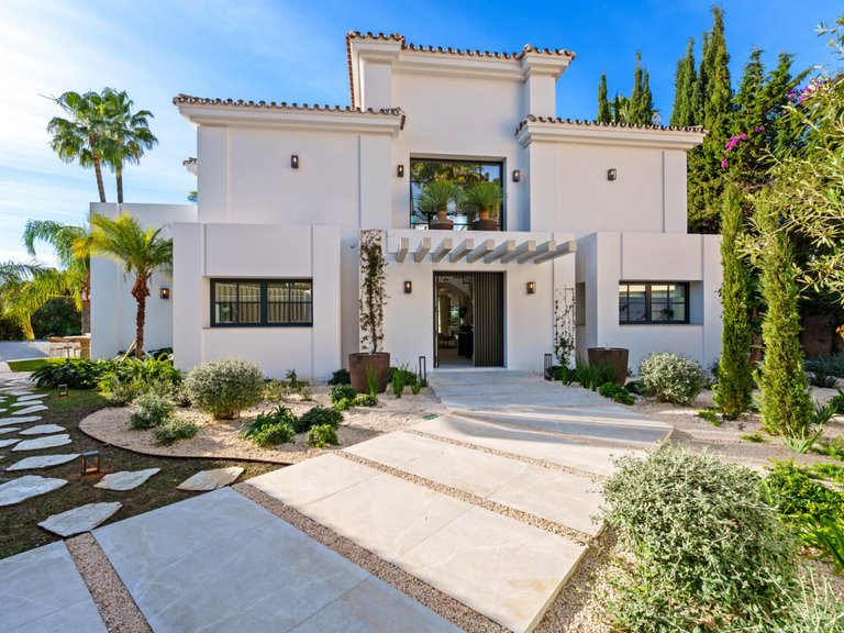 Apartment for Sale  in Benahavis, Malaga 43
