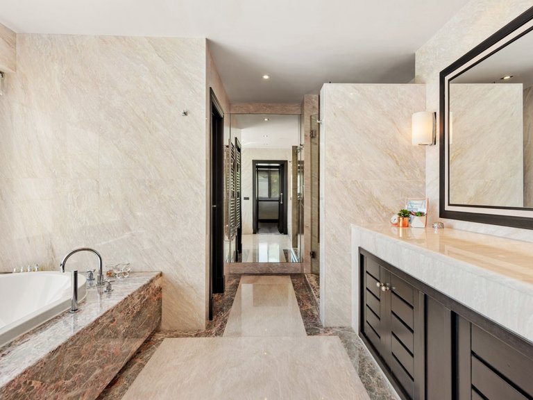 Apartment for Sale  in Benahavis, Malaga 19