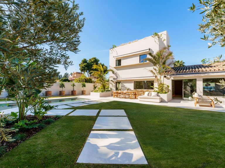Apartment for Sale  in San Pedro De Alcantara, Malaga 2