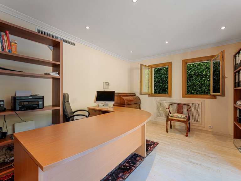 Apartment for Sale  in Marbella, Malaga 23