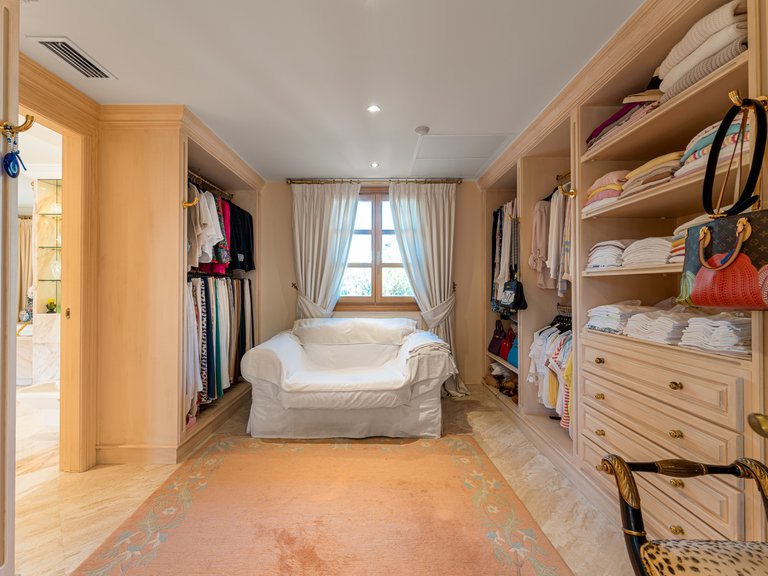 Apartment for Sale  in Marbella, Malaga 15