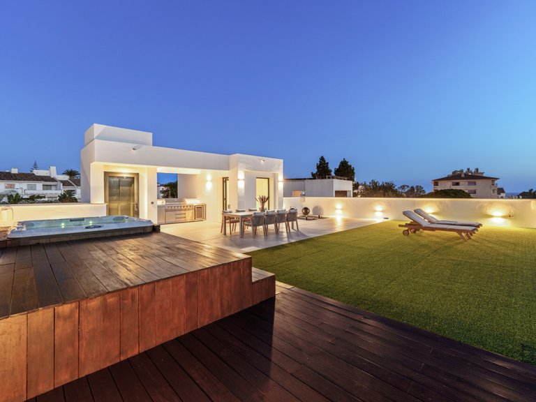 Apartment for Sale  in Marbella, Malaga 34