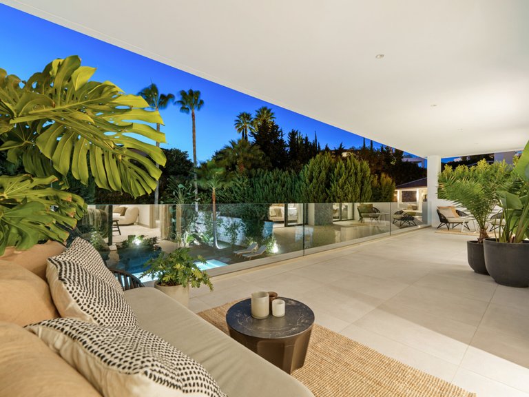 Apartment for Sale  in Marbella, Malaga 39