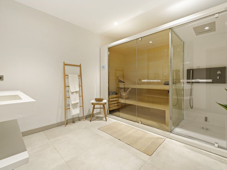 Apartment for Sale  in Marbella, Malaga 28