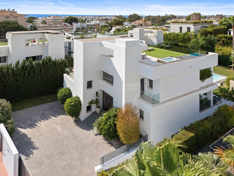 Apartment for Sale  in Marbella, Malaga 48
