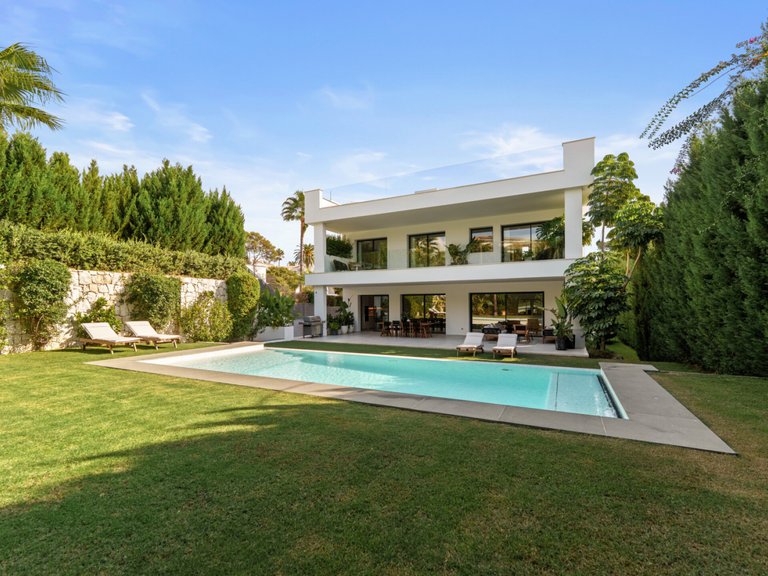 Apartment for Sale  in Marbella, Malaga 46