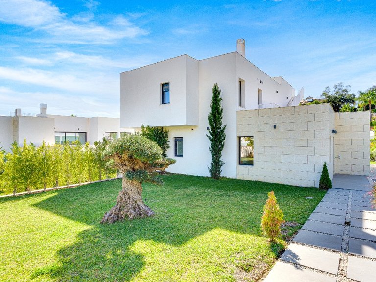Apartment for Sale  in Marbella, Malaga 31