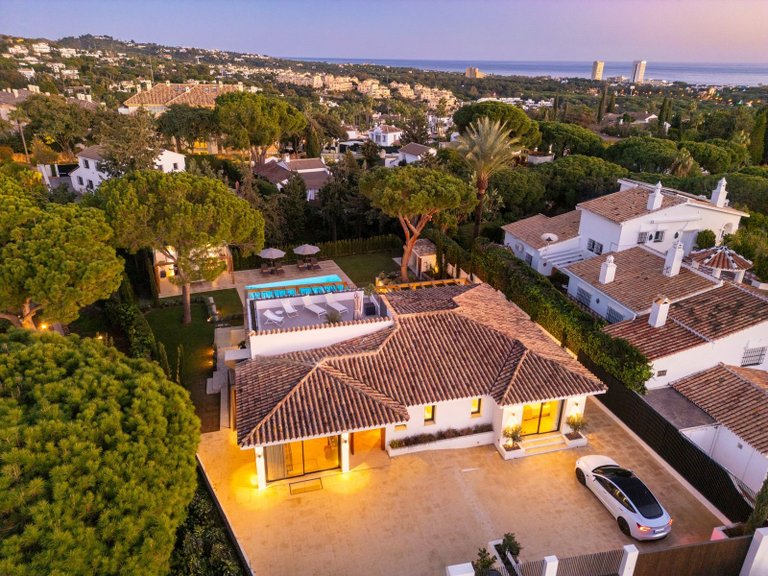 Apartment for Sale  in Marbella, Malaga 36