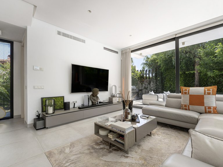 Apartment for Sale  in Estepona, Malaga 7