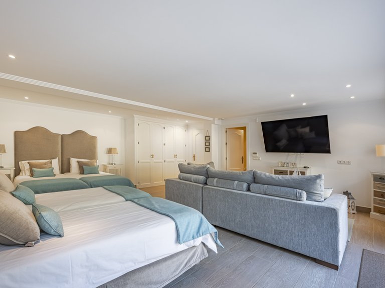 Apartment for Sale  in Benahavis, Malaga 44