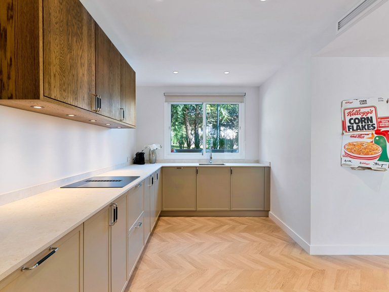Apartment for Sale  in Marbella, Malaga 11