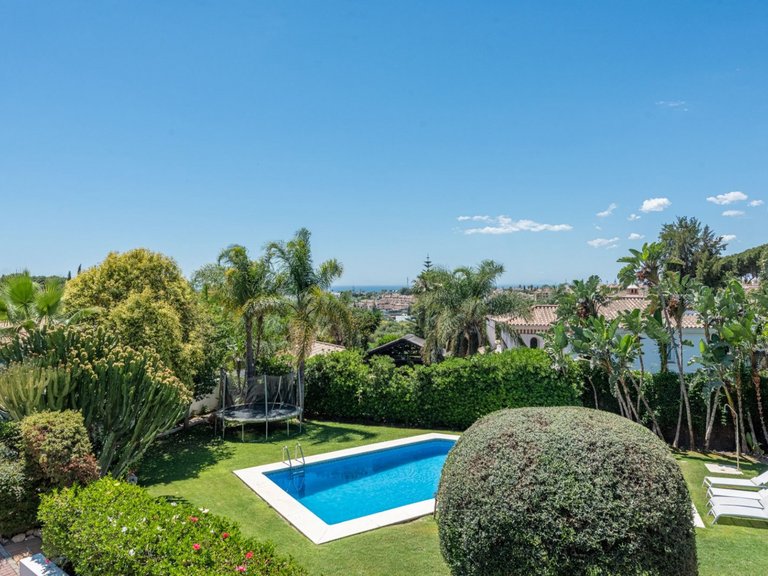 Apartment for Sale  in Benahavis, Malaga 31