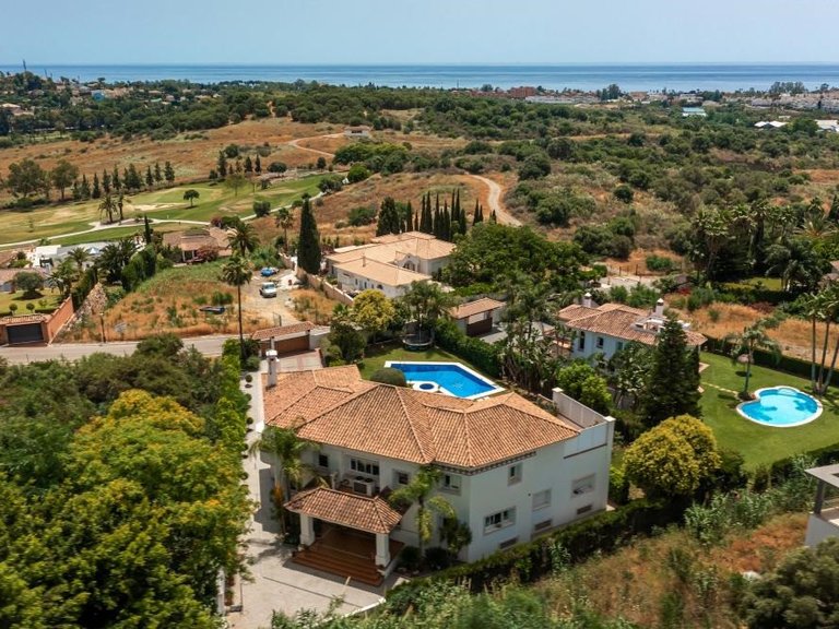 Apartment for Sale  in Benahavis, Malaga 11