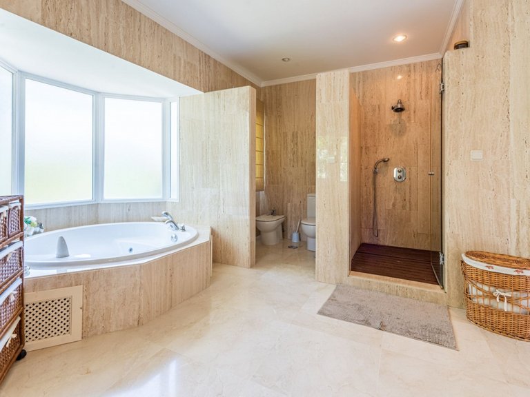 Apartment for Sale  in Benahavis, Malaga 14