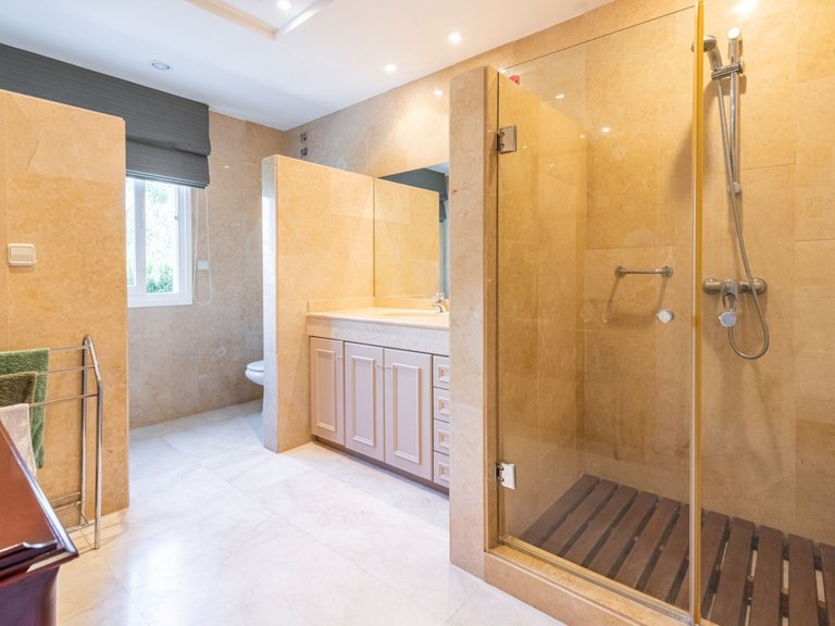 Apartment for Sale  in Benahavis, Malaga 15