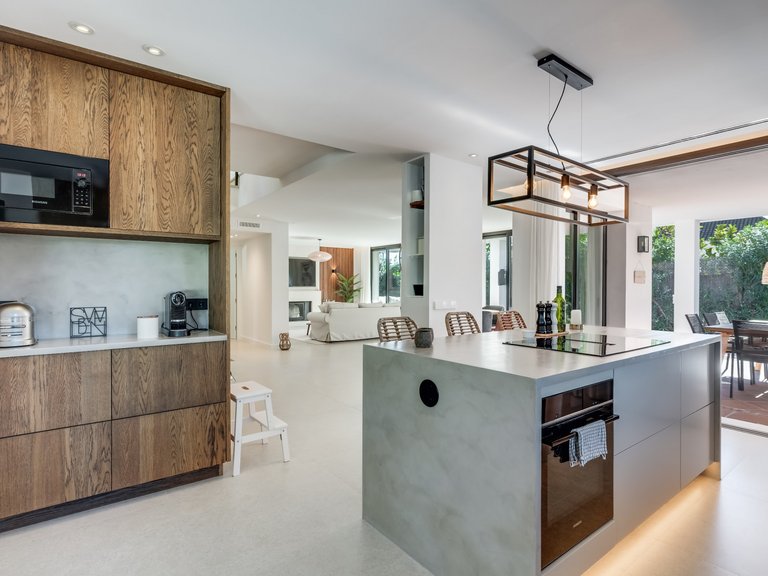 Apartment for Sale  in Marbella, Malaga 12