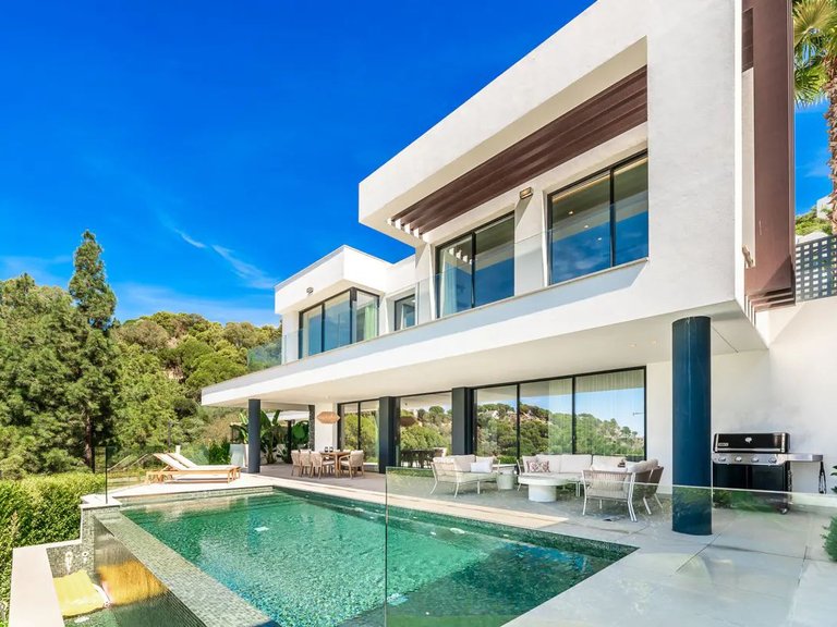 Apartment for Sale  in Benahavis, Malaga 24