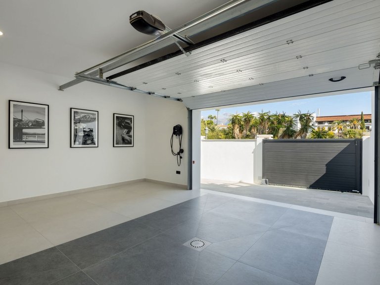 Apartment for Sale  in Benahavis, Malaga 32